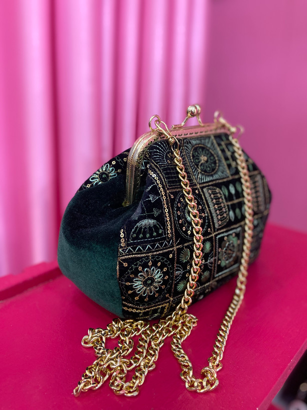 کیف رودوشی دهانه فلزی سبز سوزندوزی